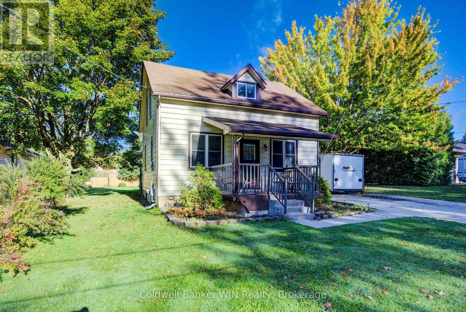 481 Birmingham Street W, Wellington North, Ontario  N0G 2L1 - Photo 5 - X12453527