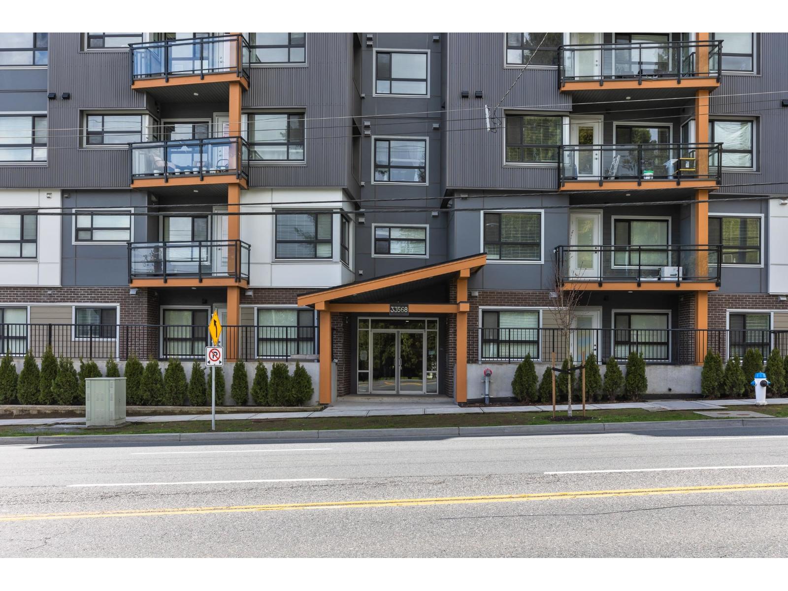 305 33568 George Ferguson Way, Abbotsford, British Columbia  V2S 0M3 - Photo 3 - R3055594