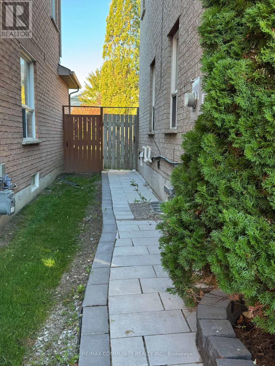 Main - 36 Foothill Street, Whitby, Ontario  L1R 2V6 - Photo 2 - E12454278