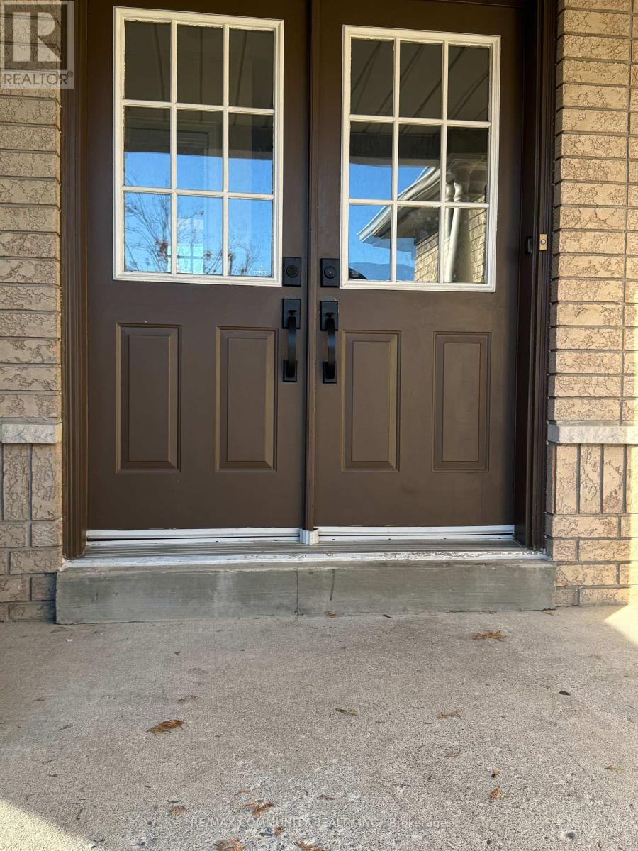 Main - 36 Foothill Street, Whitby, Ontario  L1R 2V6 - Photo 3 - E12454278