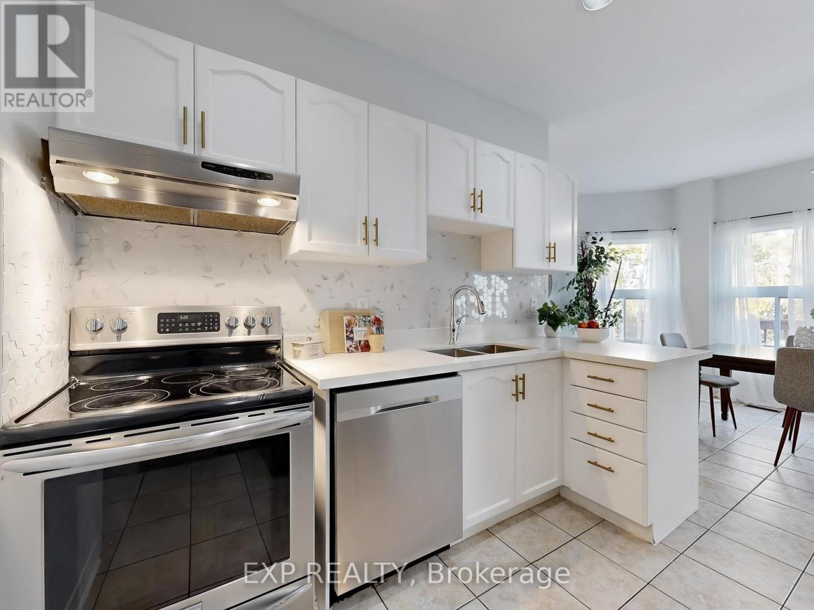 1151 Gossamer Drive, Pickering, Ontario  L1X 2T8 - Photo 6 - E12454349