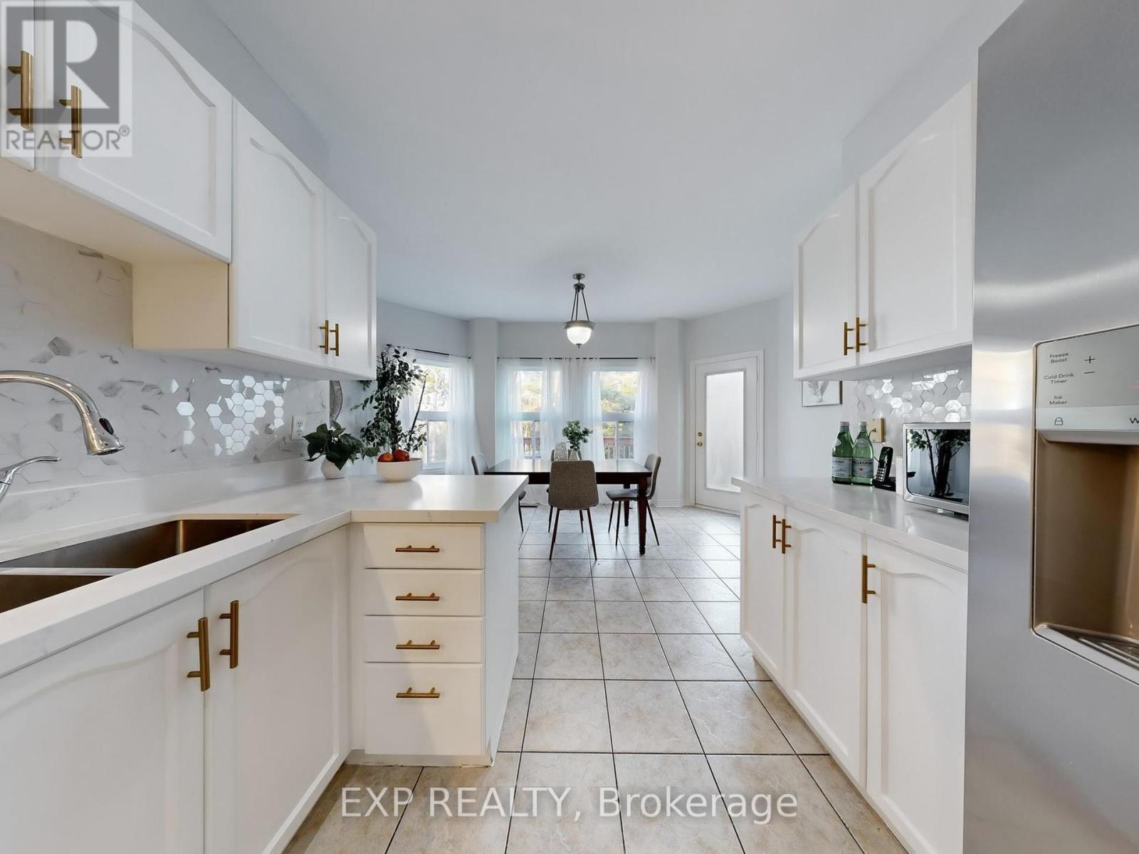 1151 Gossamer Drive, Pickering, Ontario  L1X 2T8 - Photo 7 - E12454349