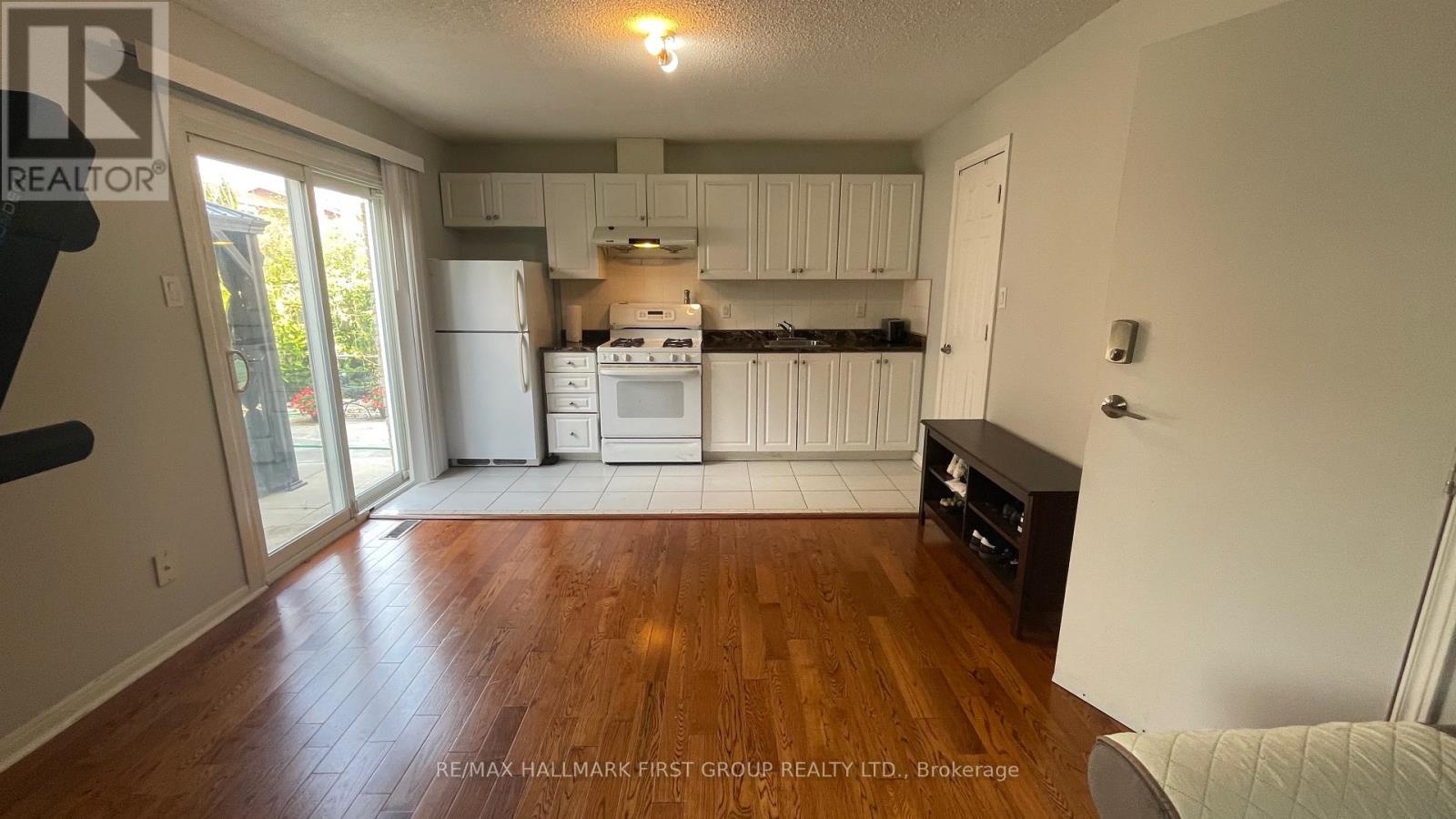 1 - 32 FIRESIDE DRIVE, Toronto, Ontario