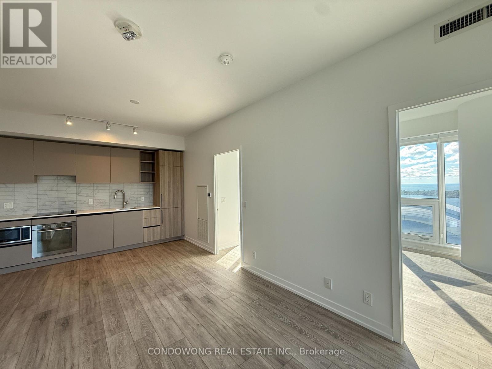 4202 - 55 Mercer Street, Toronto, Ontario  M5V 0W4 - Photo 2 - C12453043
