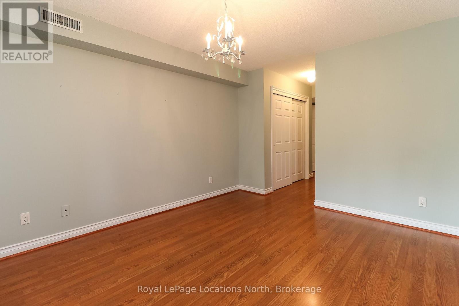 8 - 30 Mulligan Lane, Wasaga Beach, Ontario  L9Z 1C4 - Photo 14 - S12454395