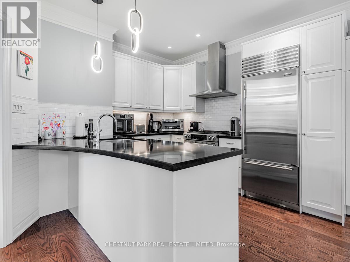 86 Forest Lane Drive, Vaughan (Beverley Glen), Ontario  L4J 3N8 - Photo 9 - N12454224