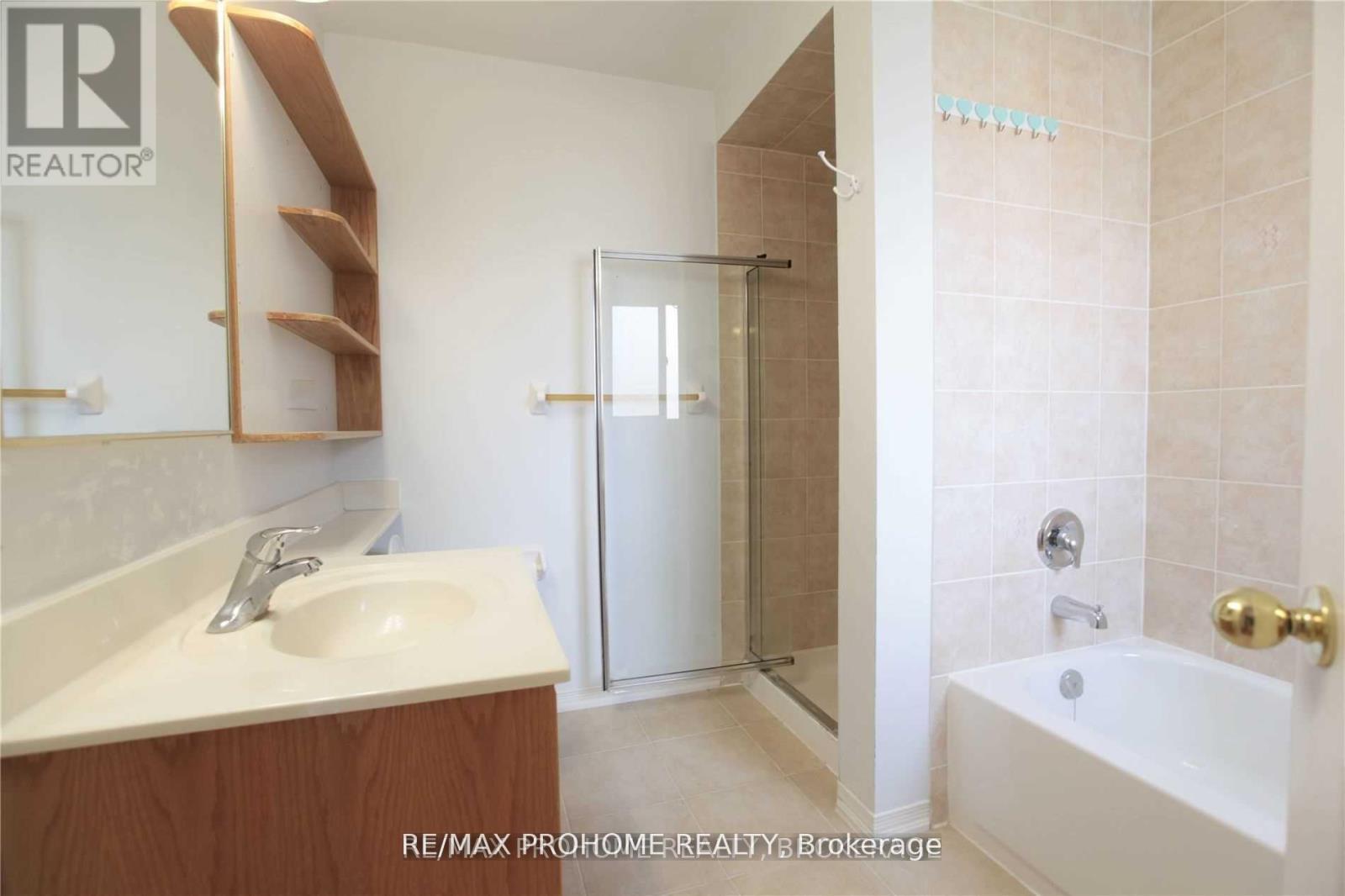 73 Briarcrest Drive, Markham, Ontario  L6C 3E7 - Photo 12 - N12454248