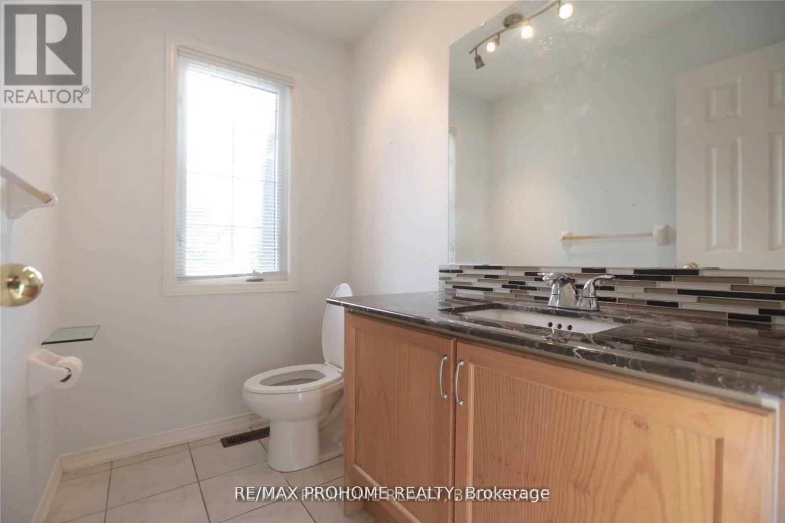 73 Briarcrest Drive, Markham, Ontario  L6C 3E7 - Photo 8 - N12454248