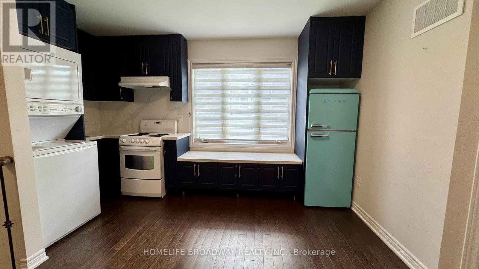 (Coach House) - 550 Whites Hill Avenue, Markham, Ontario  L6B 0Z3 - Photo 3 - N12454281