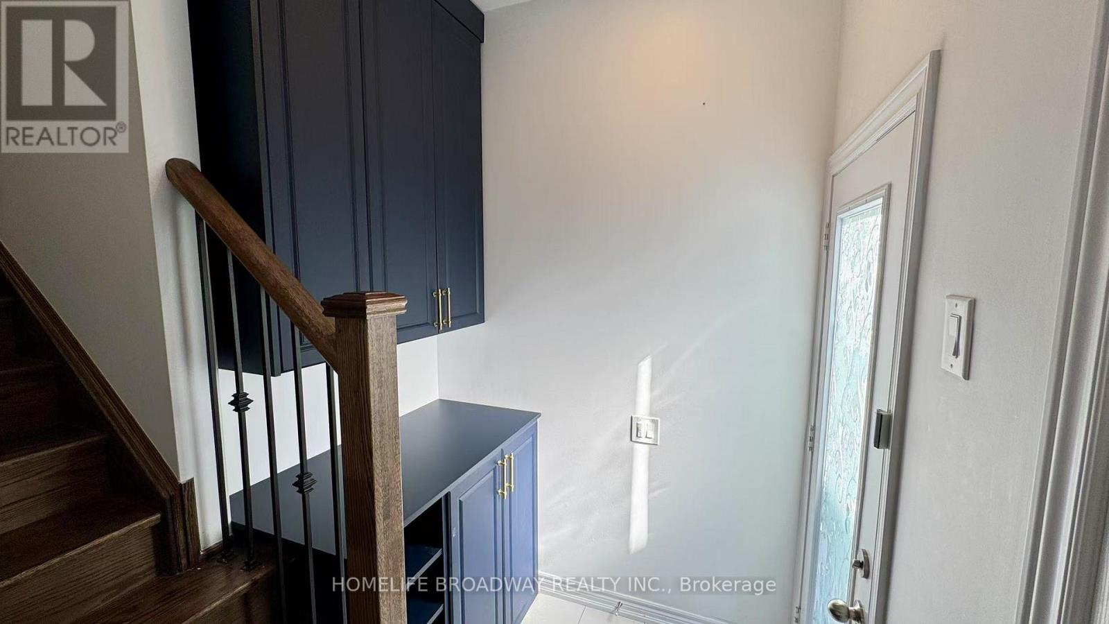 (Coach House) - 550 Whites Hill Avenue, Markham, Ontario  L6B 0Z3 - Photo 5 - N12454281