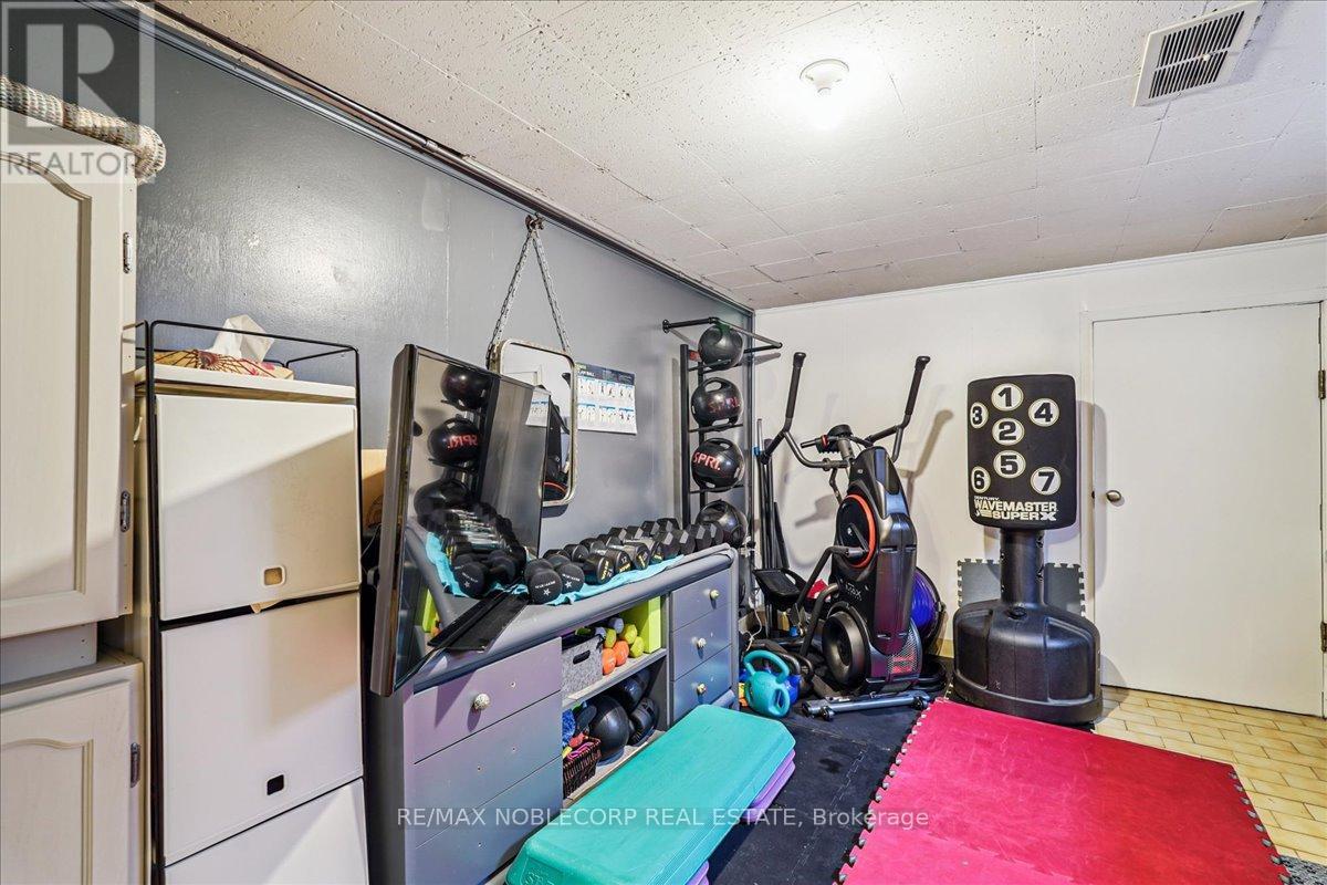 65 Exbury Road, Toronto, Ontario  M3M 1P9 - Photo 27 - W12426566