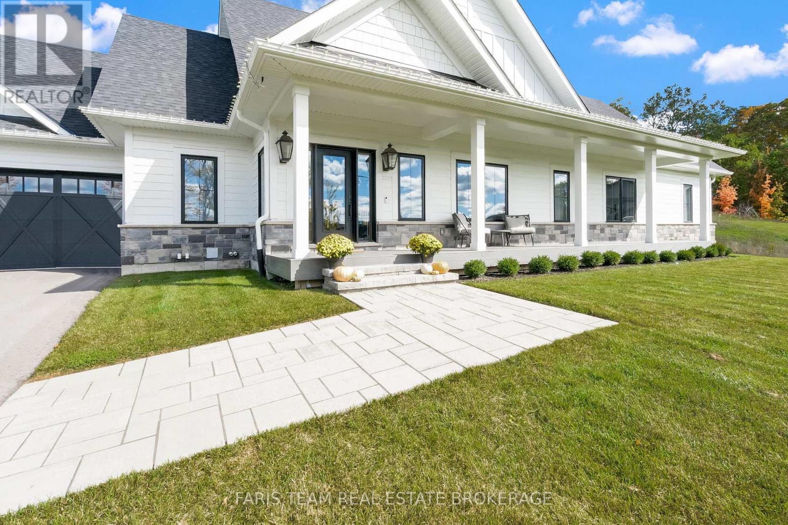 17 Clydesdale Court, Oro-Medonte, Ontario  L0K 1E0 - Photo 6 - S12454302