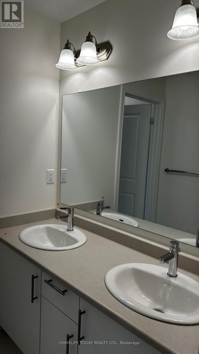 7 Phoenix Boulevard, Barrie, Ontario  L9S 2Z4 - Photo 10 - S12454348