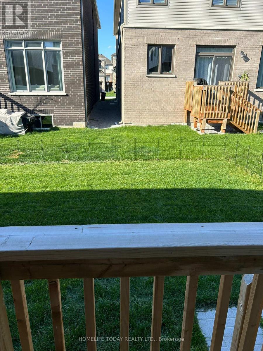 7 Phoenix Boulevard, Barrie, Ontario  L9S 2Z4 - Photo 14 - S12454348