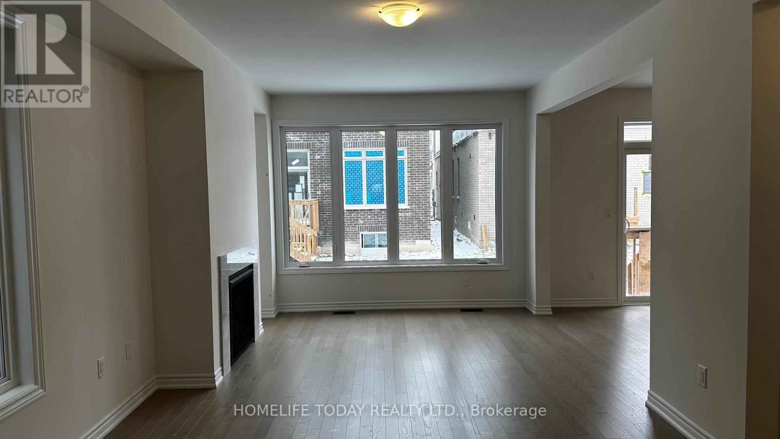 7 Phoenix Boulevard, Barrie, Ontario  L9S 2Z4 - Photo 5 - S12454348