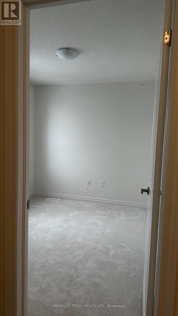 7 Phoenix Boulevard, Barrie, Ontario  L9S 2Z4 - Photo 9 - S12454348