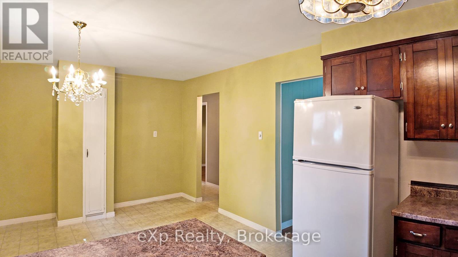 69 8th Street, Hanover, Ontario  N4N 1J1 - Photo 11 - X12454421
