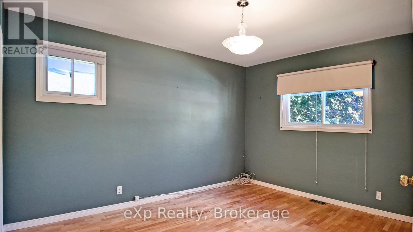 69 8th Street, Hanover, Ontario  N4N 1J1 - Photo 17 - X12454421