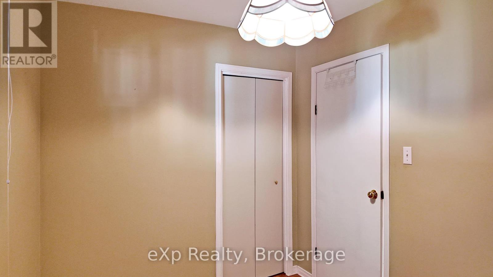 69 8th Street, Hanover, Ontario  N4N 1J1 - Photo 22 - X12454421
