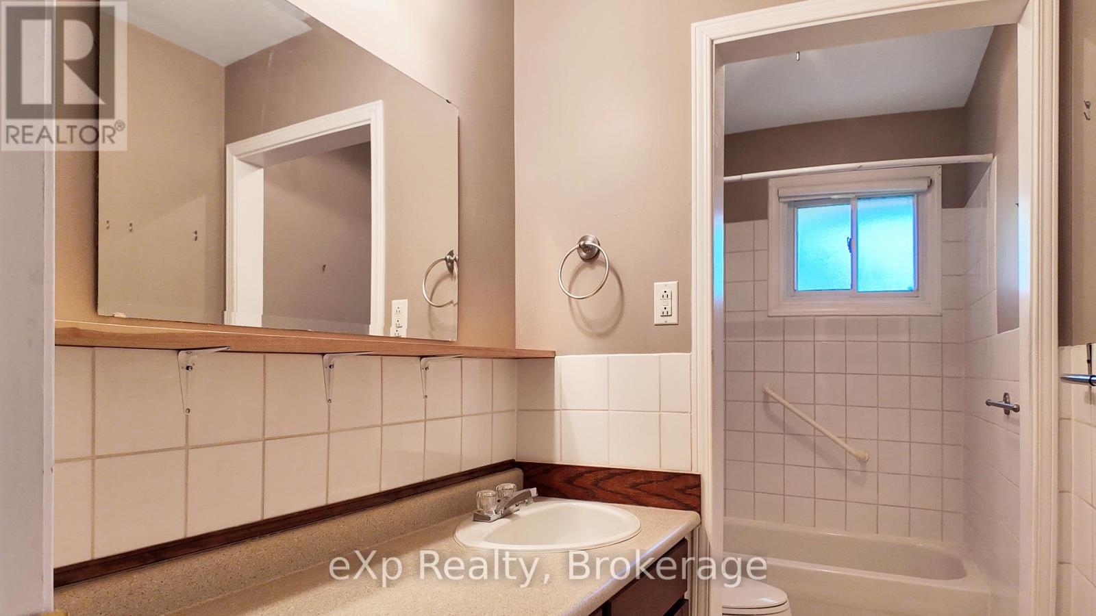 69 8th Street, Hanover, Ontario  N4N 1J1 - Photo 23 - X12454421