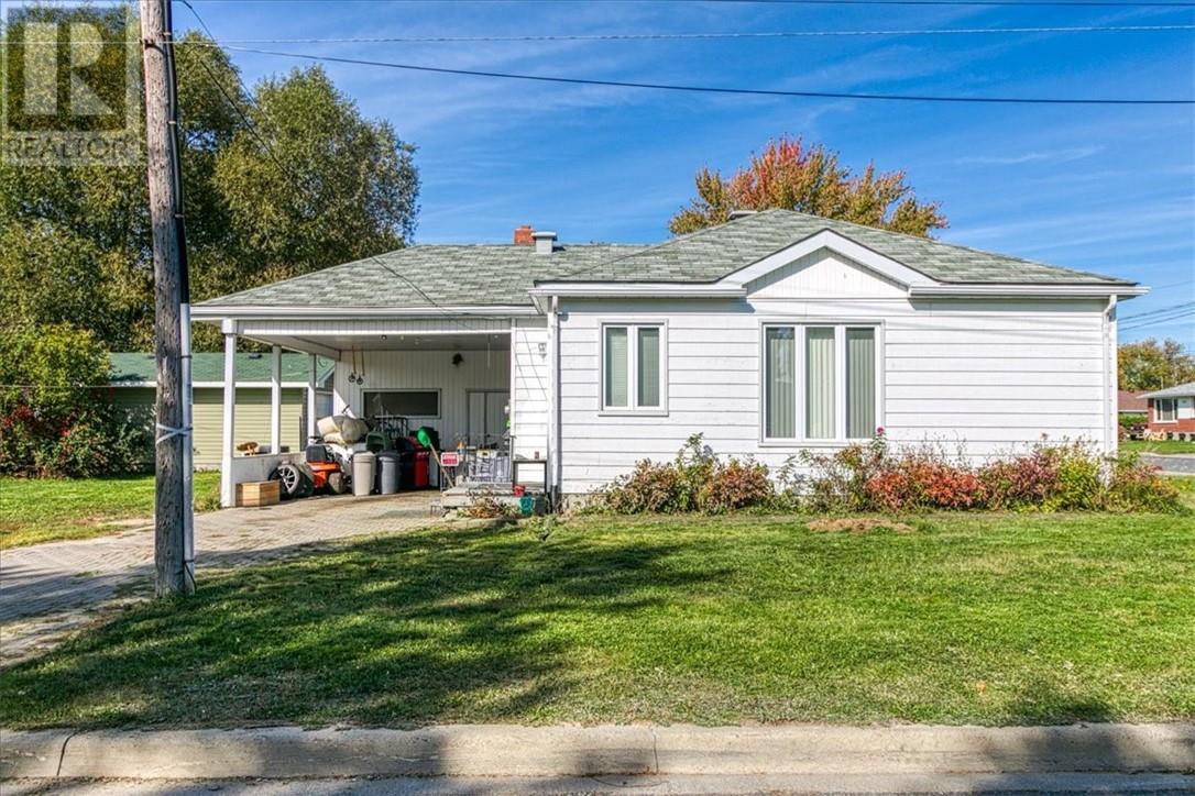 17 Morin Street, Chelmsford, Ontario  P0M 1L0 - Photo 1 - 2125158