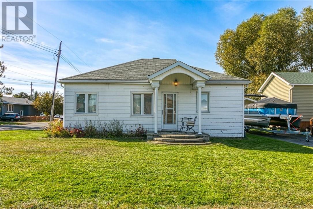 17 Morin Street, Chelmsford, Ontario  P0M 1L0 - Photo 3 - 2125158