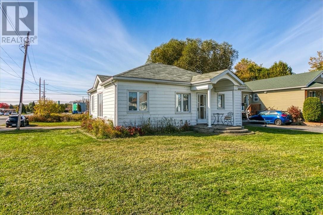 17 Morin Street, Chelmsford, Ontario  P0M 1L0 - Photo 4 - 2125158