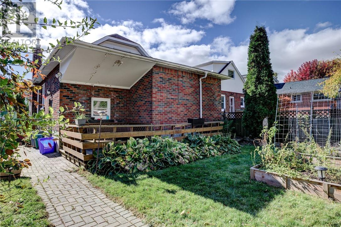 72 Edmund Street, Sudbury, Ontario  P3E 1L5 - Photo 2 - 2125153