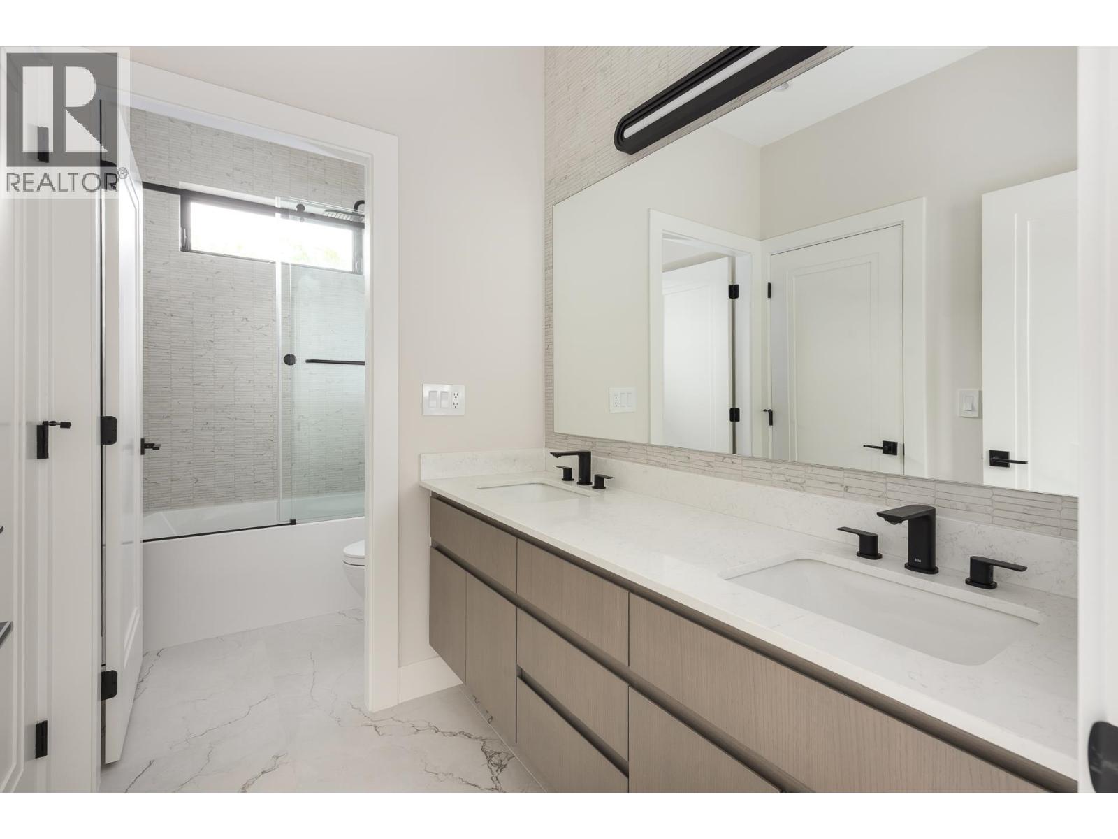 4413 Oxford Street, Burnaby, British Columbia  V5C 1E6 - Photo 23 - R3053380
