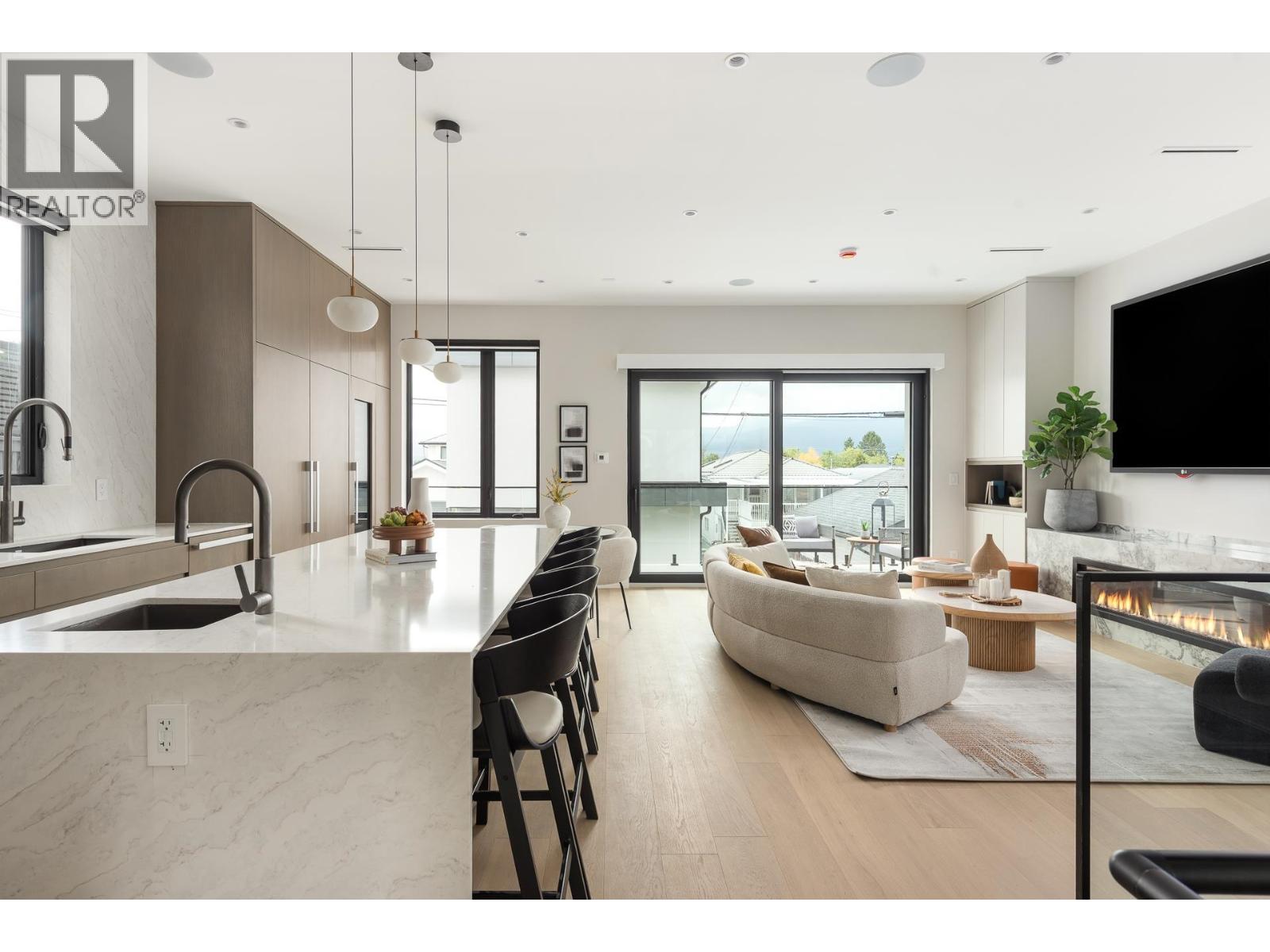 4413 Oxford Street, Burnaby, British Columbia  V5C 1E6 - Photo 6 - R3053380