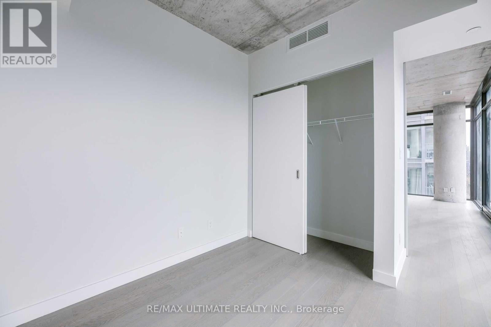 1302 - 111 Bathurst Street, Toronto, Ontario  M5V 0M9 - Photo 13 - C12454305