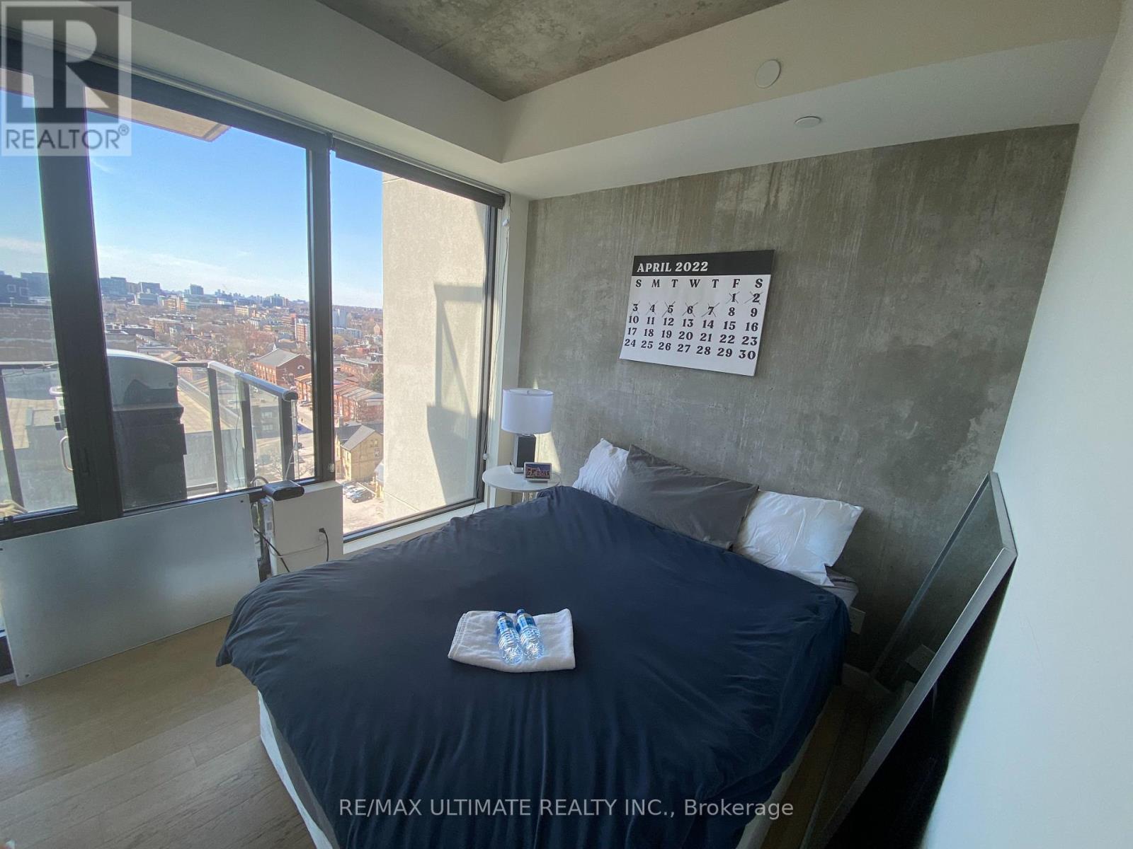 1302 - 111 Bathurst Street, Toronto, Ontario  M5V 0M9 - Photo 14 - C12454305