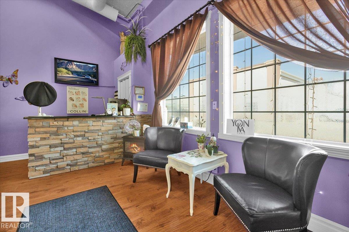 10016 164 St Nw Nw, Edmonton, Alberta  T5P 4Y3 - Photo 4 - E4461471