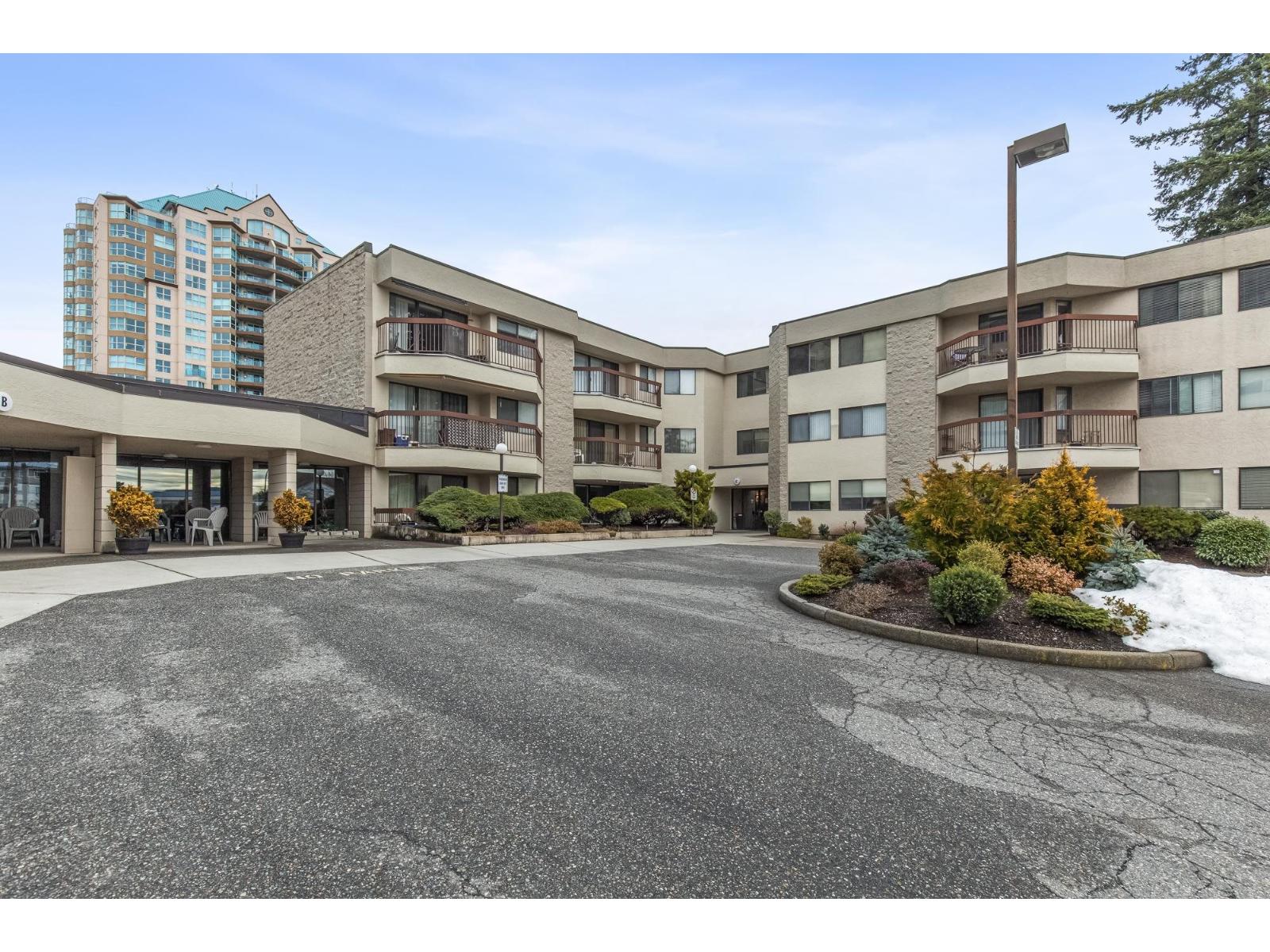 127 31955 Old Yale Road, Abbotsford, British Columbia  V2T 4N1 - Photo 1 - R3055744