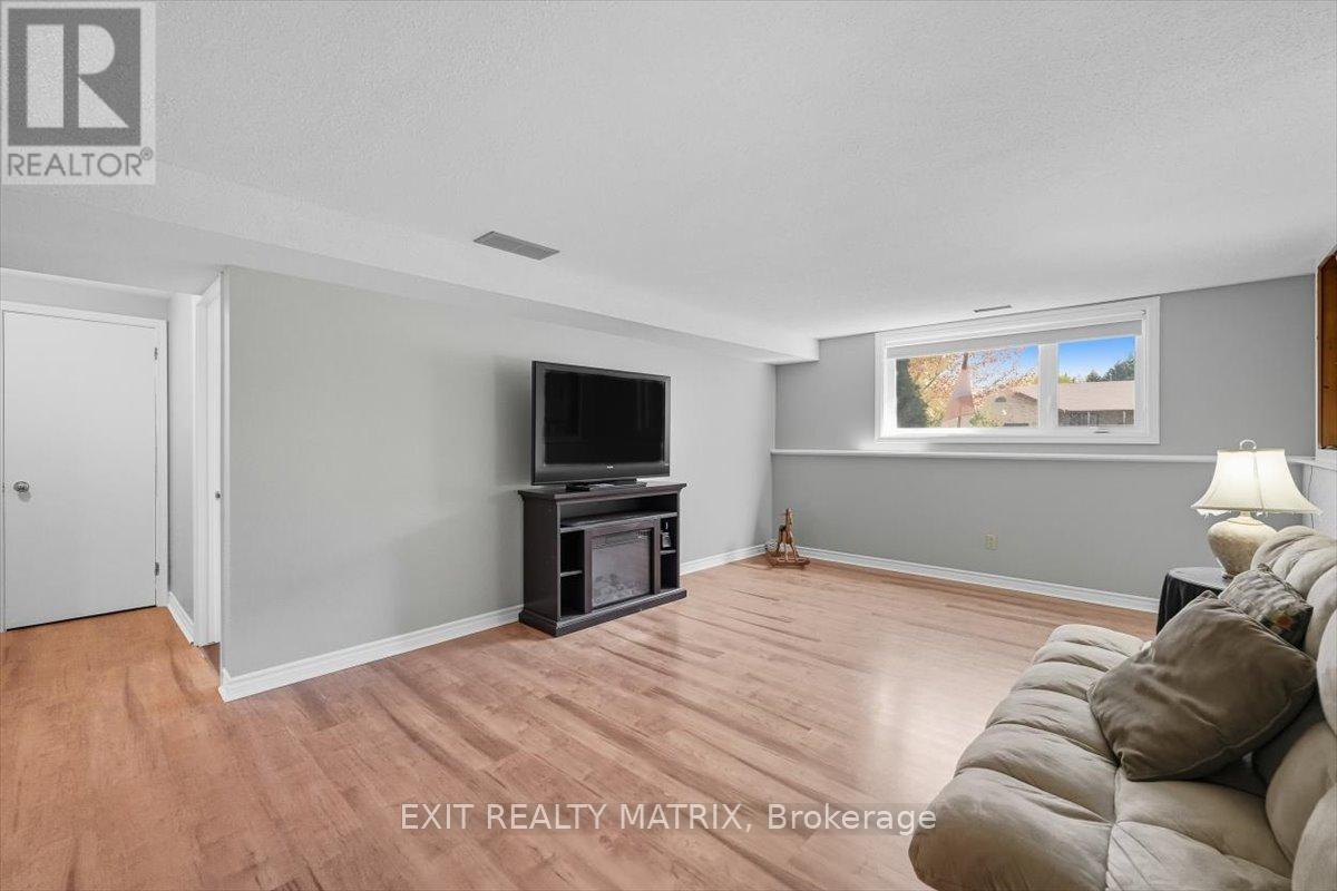 8089 Laurie Lane, Ottawa, Ontario  K0A 2P0 - Photo 23 - X12454418