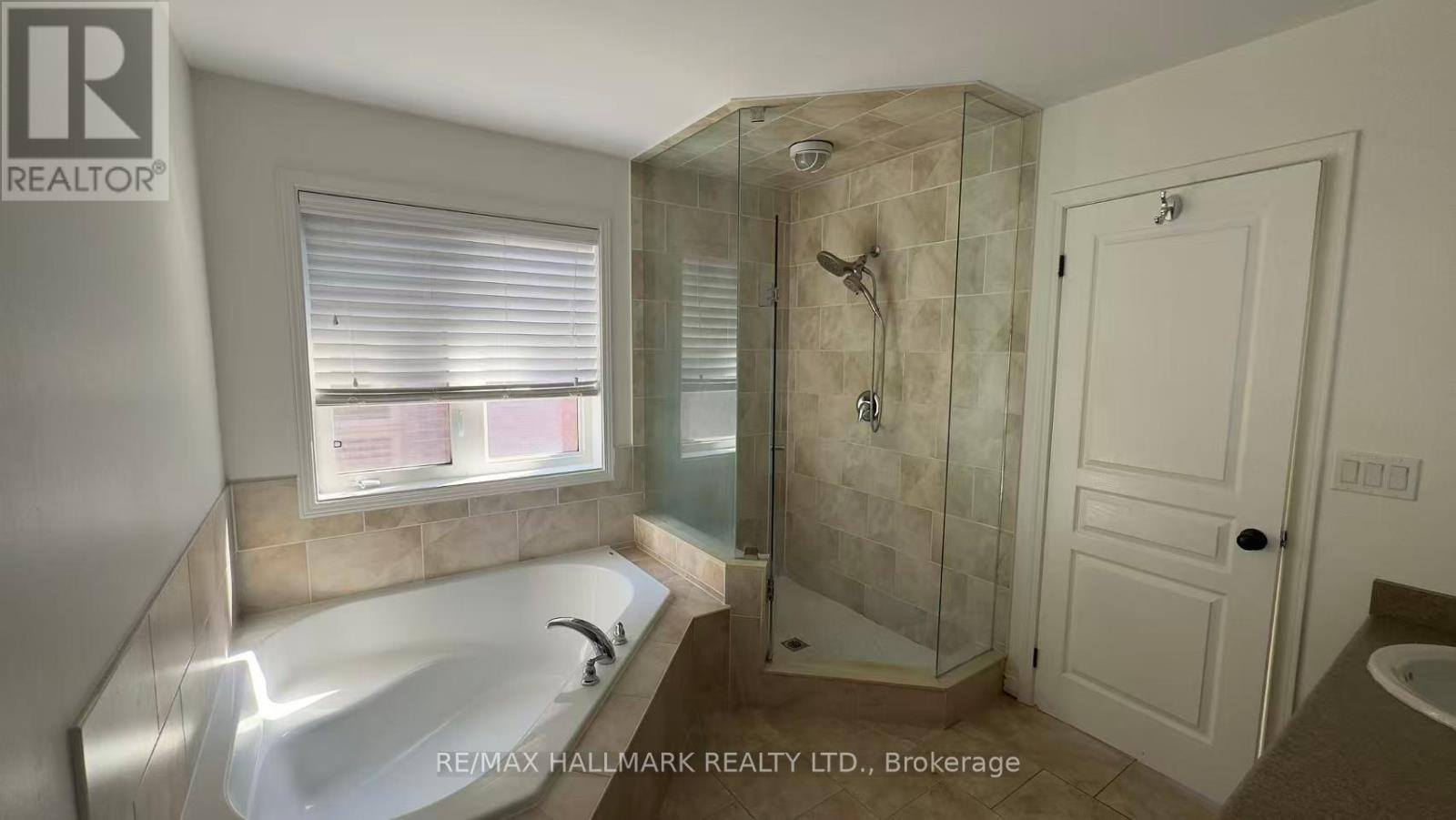 3344 Roma Avenue, Burlington, Ontario  L7M 0N7 - Photo 13 - W12454217