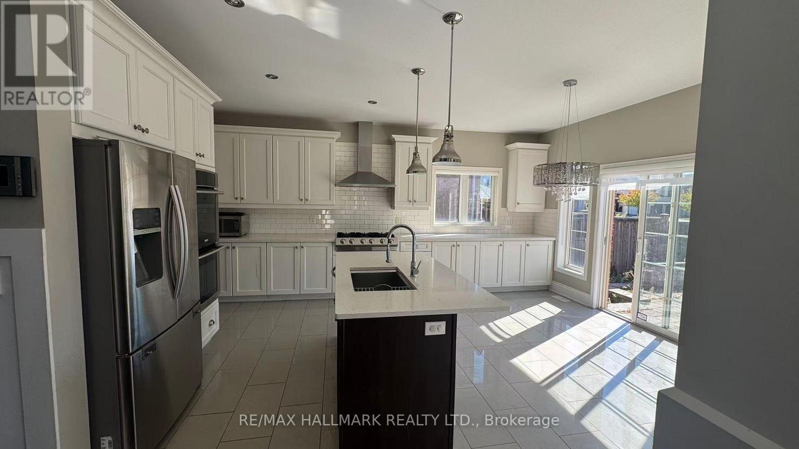 3344 Roma Avenue, Burlington, Ontario  L7M 0N7 - Photo 19 - W12454217