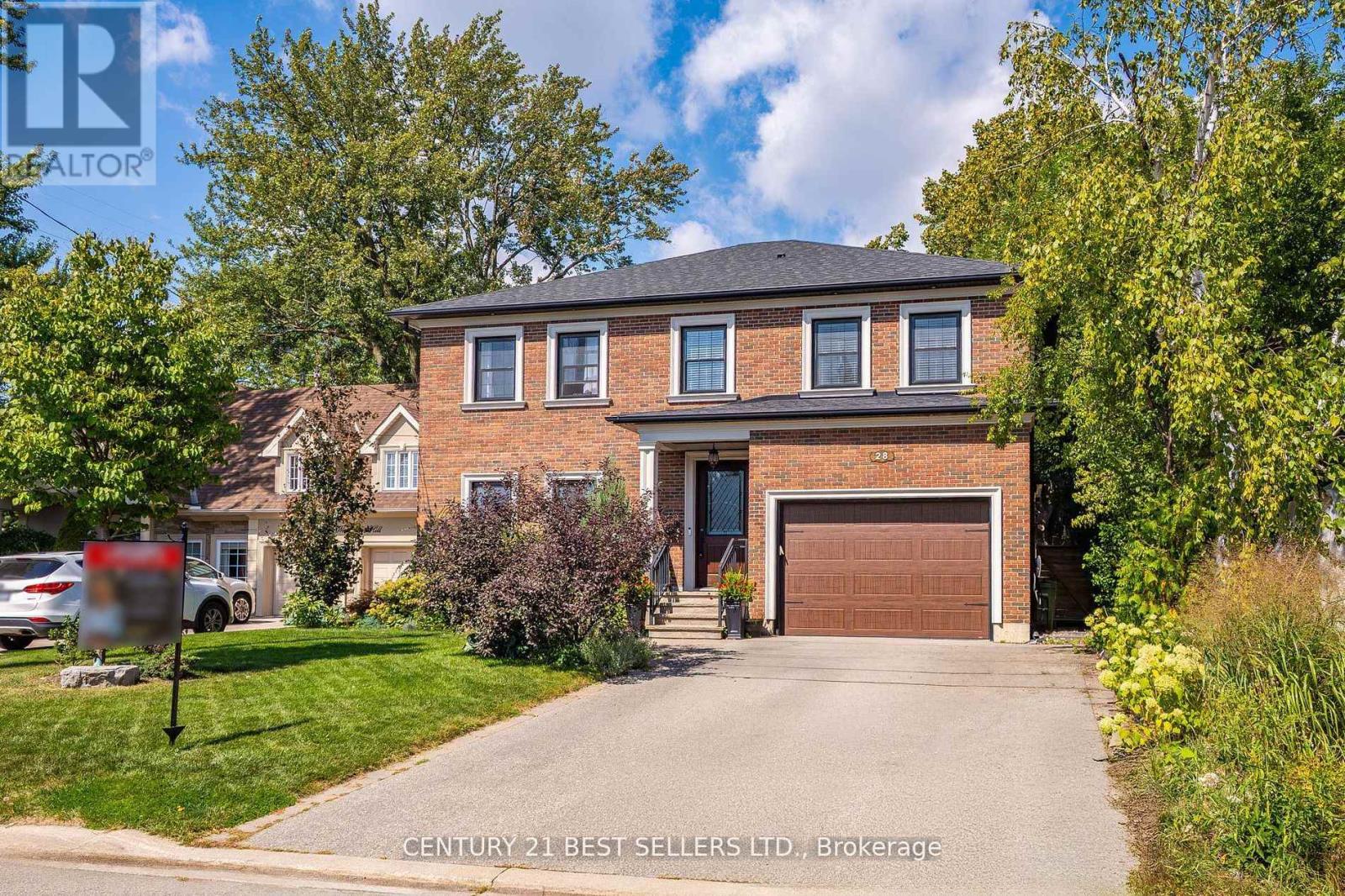 28 WINGROVE HILL, Toronto, Ontario