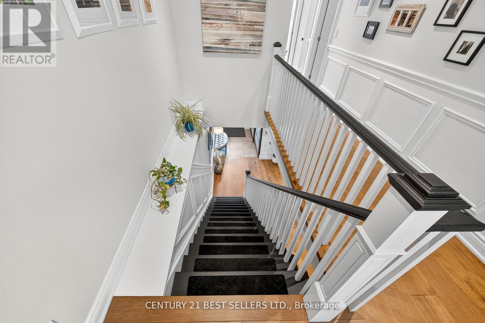28 Wingrove Hill, Toronto, Ontario  M9B 2C6 - Photo 21 - W12454265