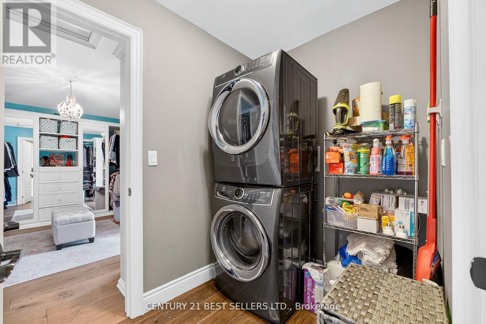 28 Wingrove Hill, Toronto, Ontario  M9B 2C6 - Photo 25 - W12454265