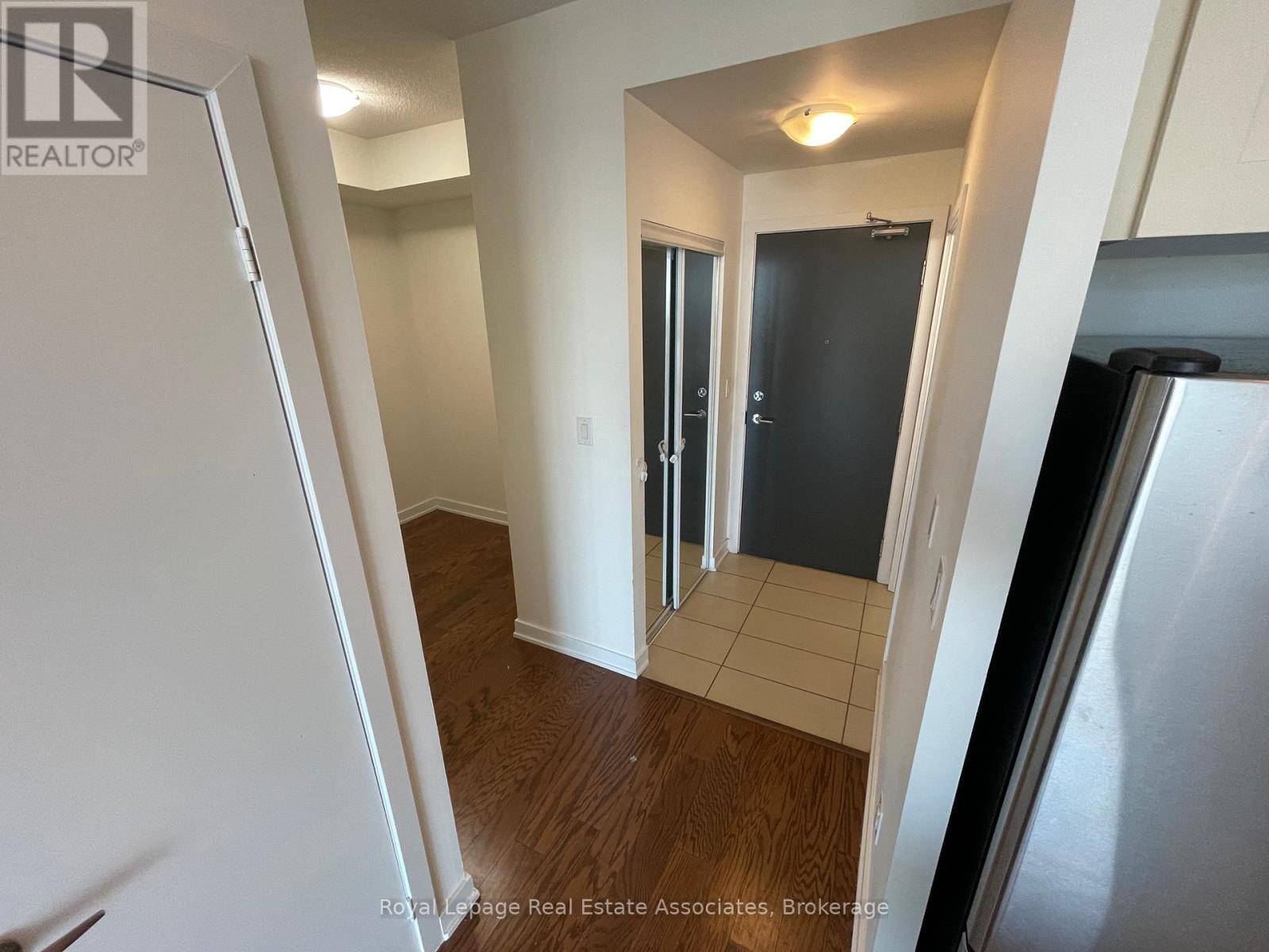 4403 - 4070 Confederation Parkway, Mississauga, Ontario  L5B 0E9 - Photo 6 - W12454269
