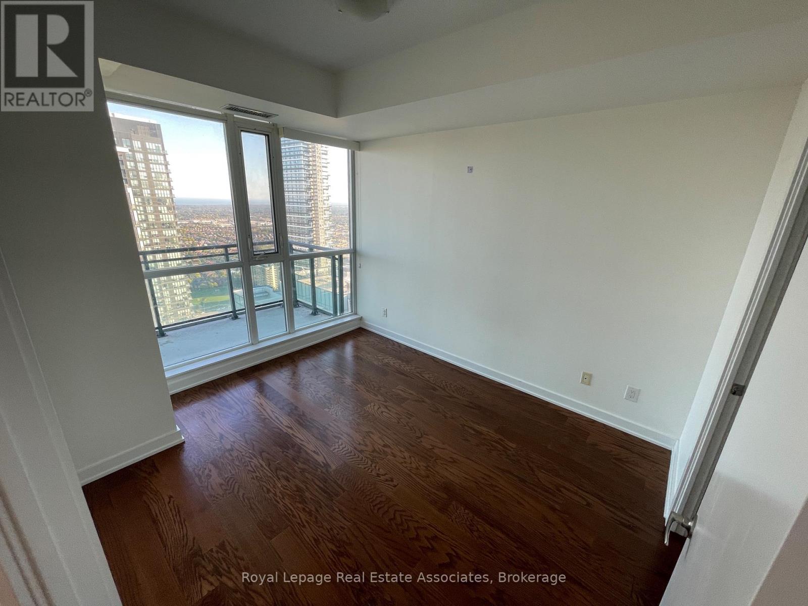 4403 - 4070 Confederation Parkway, Mississauga, Ontario  L5B 0E9 - Photo 8 - W12454269