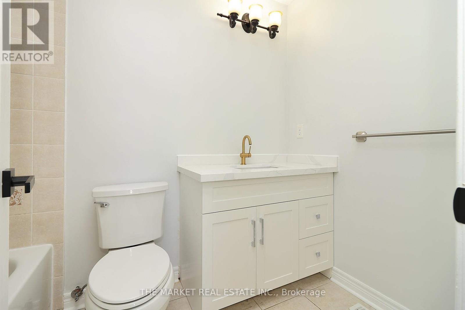 54 Pefferlaw Circle, Brampton, Ontario  L6Y 0K1 - Photo 17 - W12454282