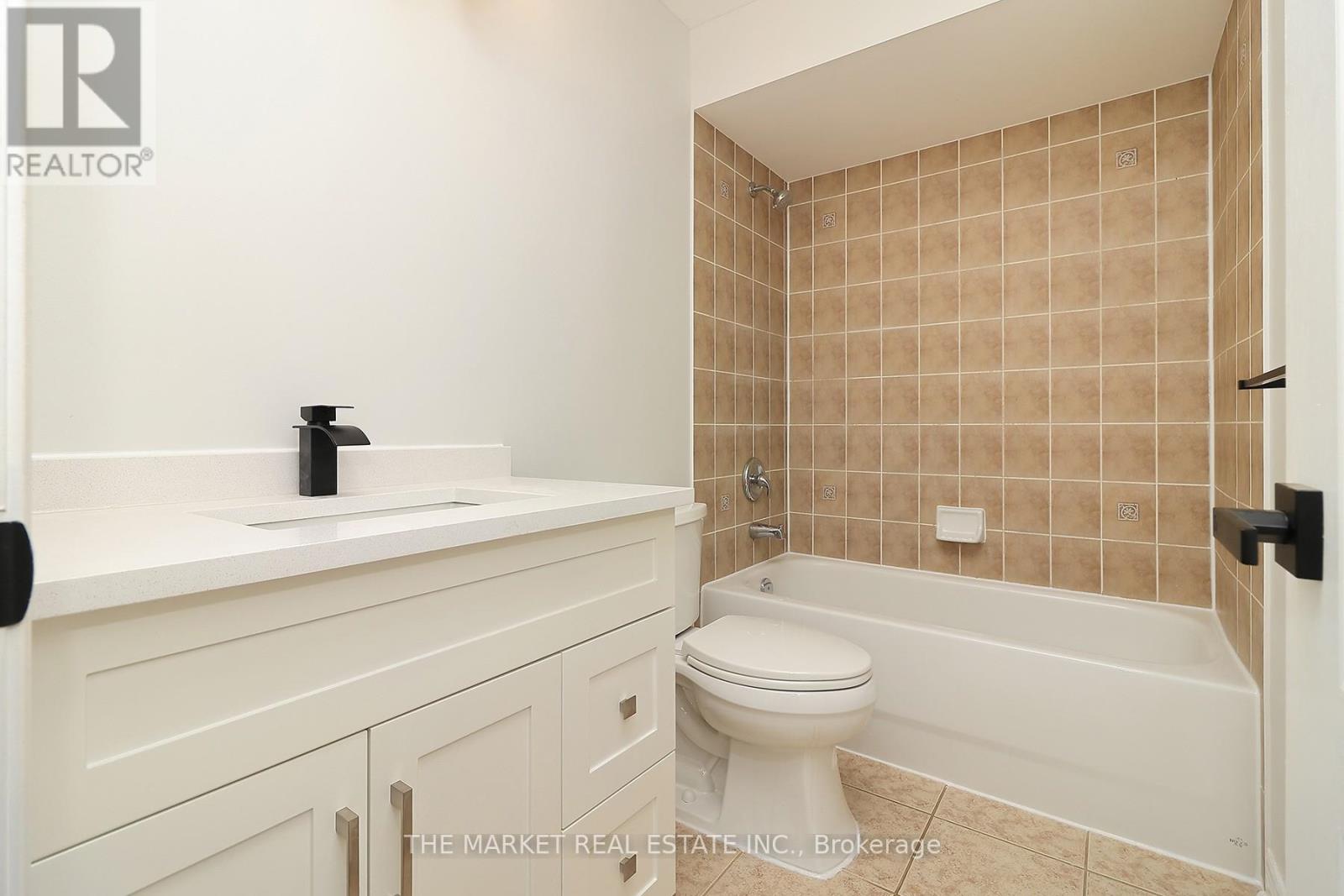 54 Pefferlaw Circle, Brampton, Ontario  L6Y 0K1 - Photo 21 - W12454282