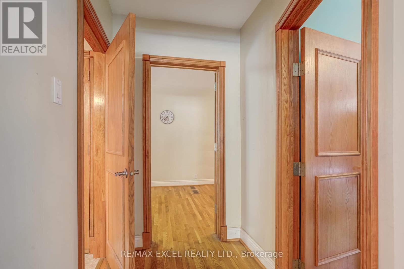 45 Stanmills Road, Toronto, Ontario  M8Z 1Y1 - Photo 11 - W12454312