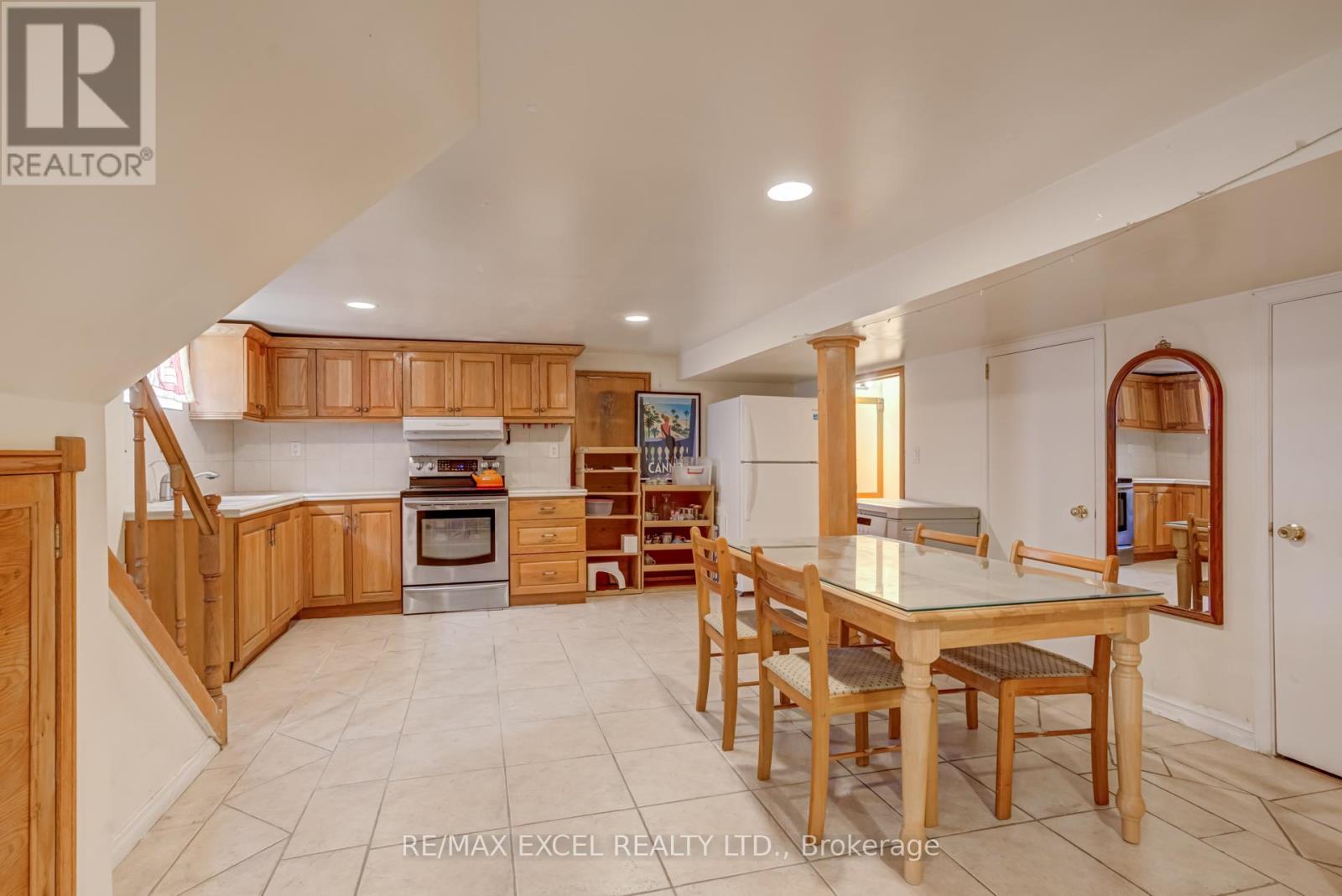 45 Stanmills Road, Toronto, Ontario  M8Z 1Y1 - Photo 23 - W12454312