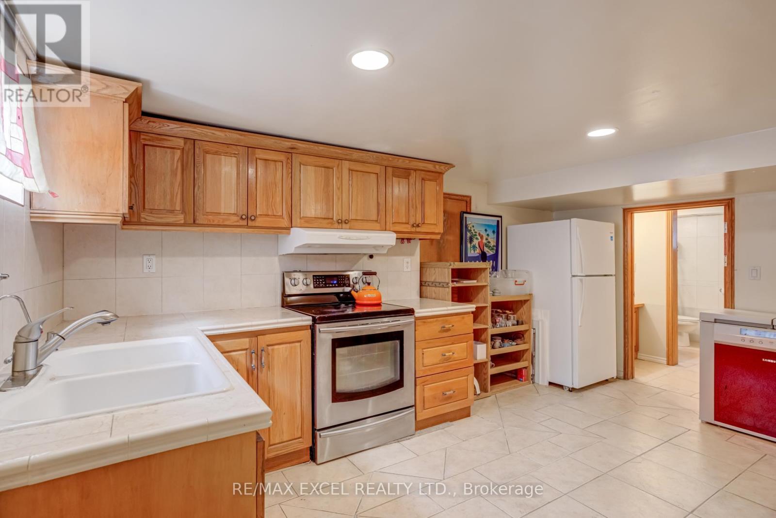 45 Stanmills Road, Toronto, Ontario  M8Z 1Y1 - Photo 24 - W12454312
