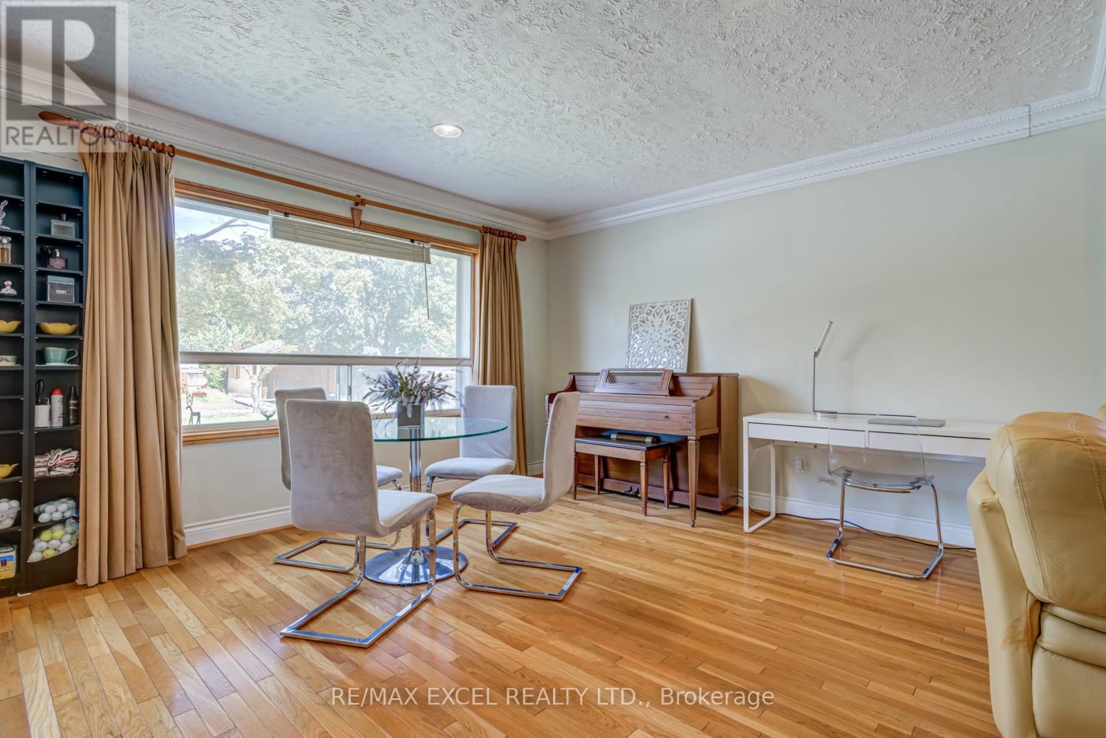 45 Stanmills Road, Toronto, Ontario  M8Z 1Y1 - Photo 7 - W12454312