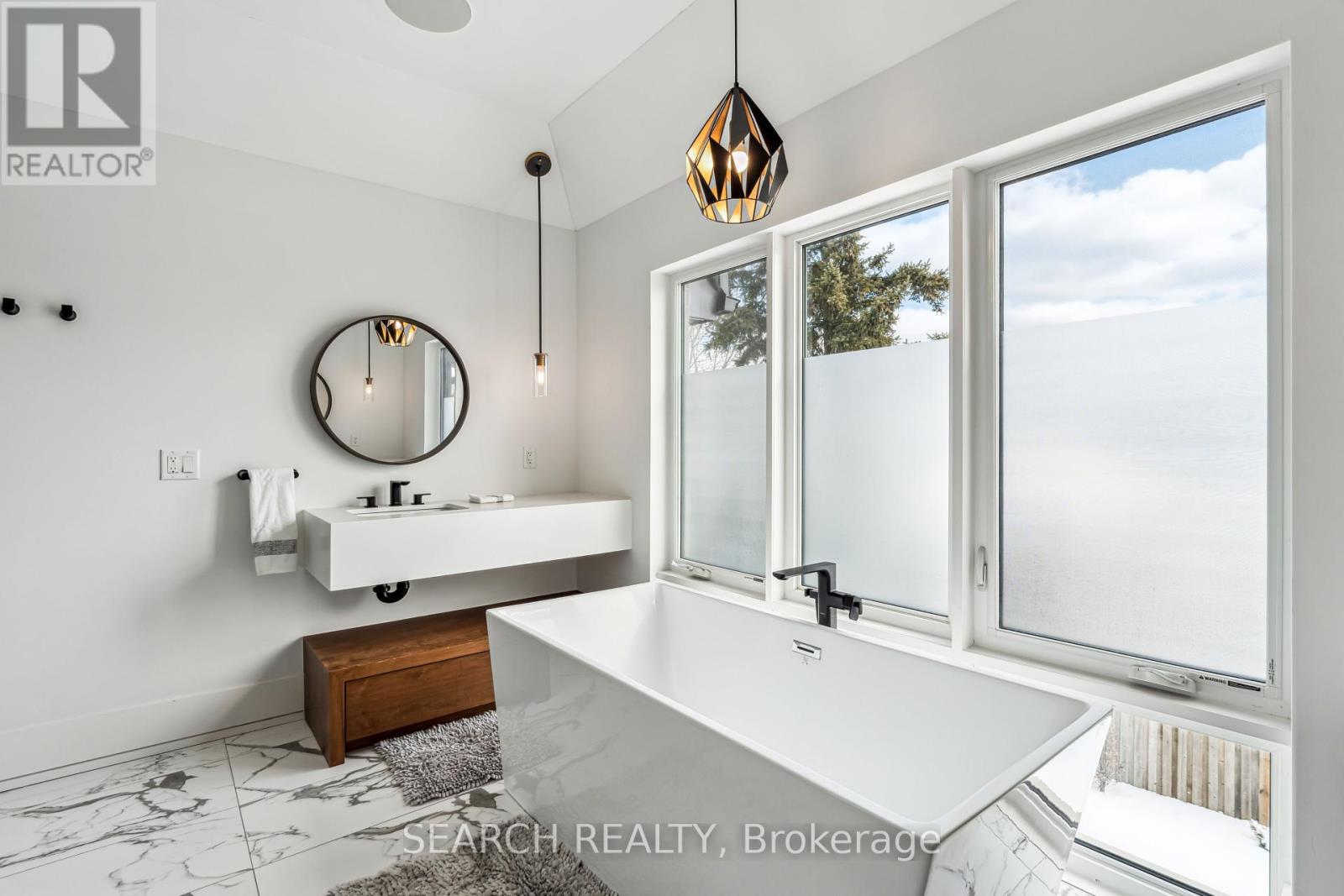 1297 Canterbury Road, Mississauga, Ontario  L5G 4A8 - Photo 26 - W12454319
