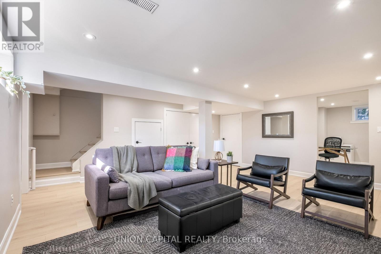 65 Edilou Drive, Toronto, Ontario  M8W 4B4 - Photo 36 - W12454328